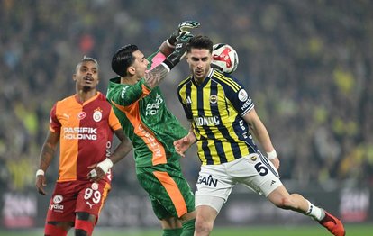 Galatasaray - Fenerbahçe derbisinin biletleri satışa çıktı!